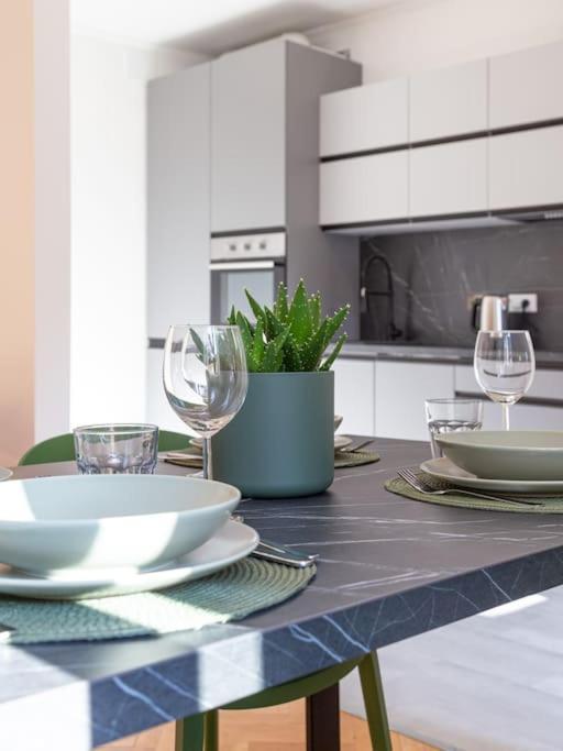 Stylish Apartment - Casa Leone - Center ترييستي المظهر الخارجي الصورة